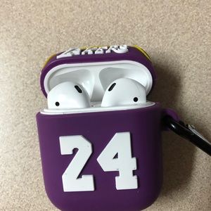 Apple AirPods with Lakers case